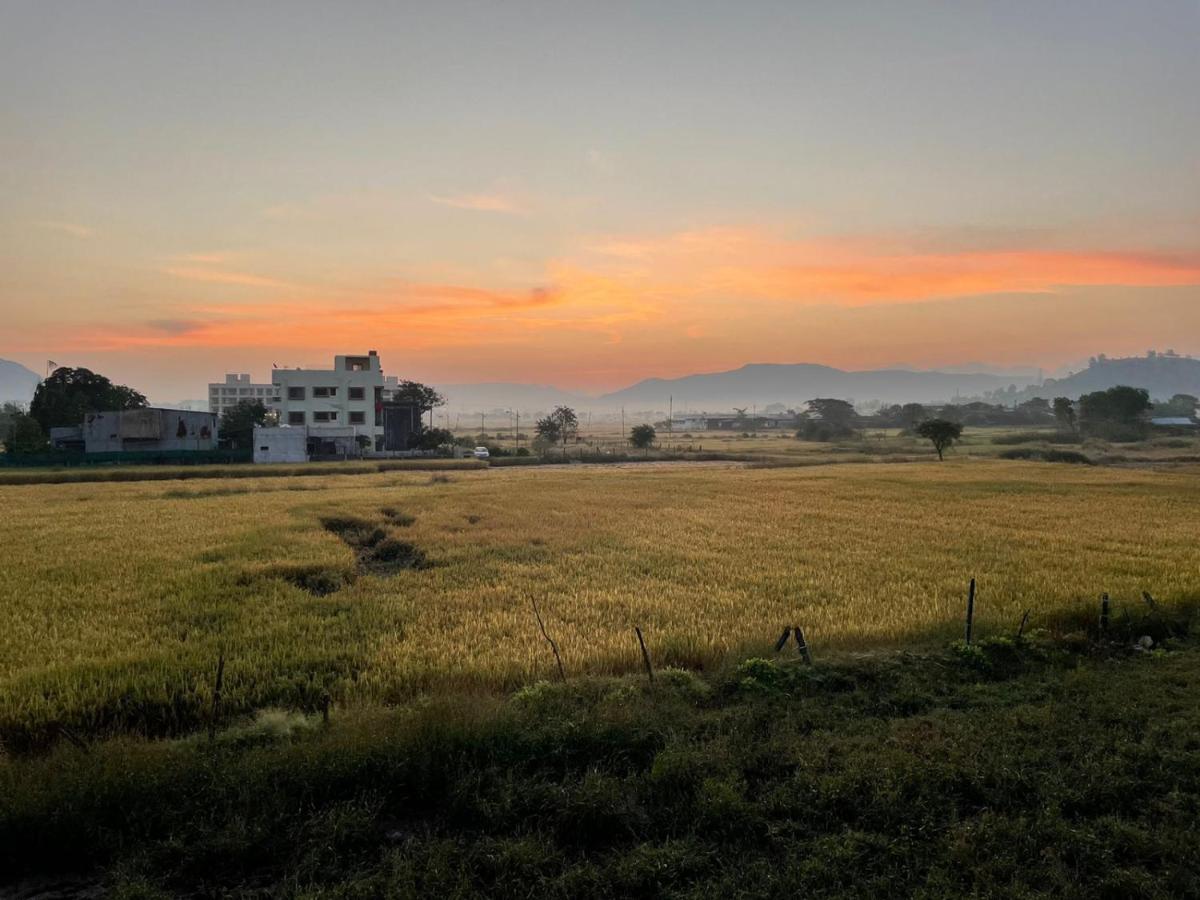 White Smoke Villa Igatpuri Exterior foto